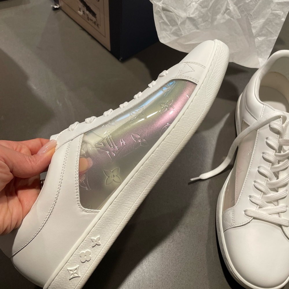 New and Authentic louis vuitton 1a8mak luxembourg sneakers in size 39.5 - Picture 16 of 16